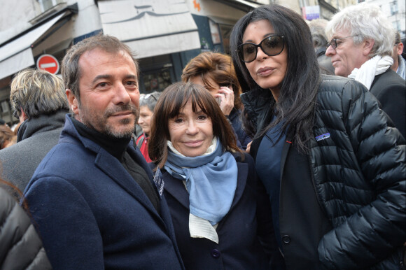 Bernard Montiel, Danièle Évenou et Yamina Benguigui - Marche républicaine pour Charlie Hebdo à Paris. Le 11 janvier 2015.