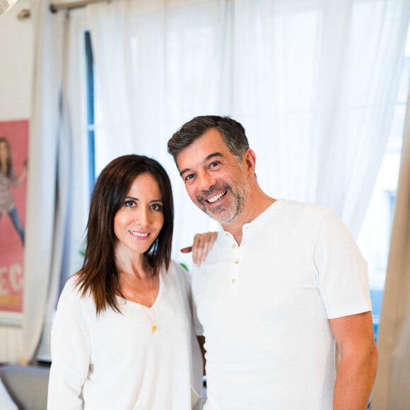 Fabienne Carat et Stéphane Plaza - Stéphane Plaza rend visite à Fabienne Carat et sa soeur Carole, dans leur appartement, à l'occasion du tournage de l'émission "Recherche appartement ou maison". Le 13 septembre 2020 © Tiziano Da Silva / Bestimage