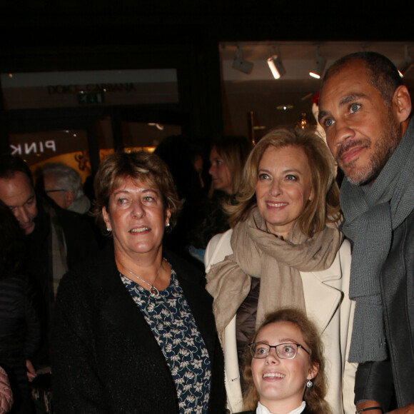 Valérie Trierweiler et son compagnon Romain Magellan lors de la soirée de lancement du "Winter Time 2018" au profit de l'association ELA à l'hôtel Sofitel rue du Faubourg Saint-Honoré à Paris, France, le 15 Novembre 2018. © Denis Guignebourg/BestImage