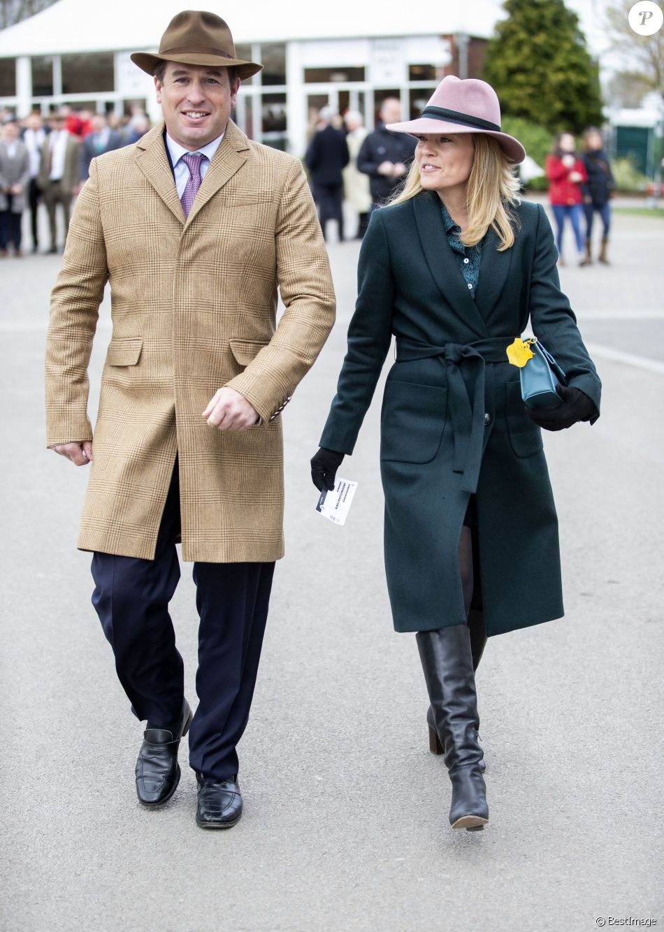 Peter Phillips, Autumn Phillips arrivent au Festival Cheltenham, le 13 mars 2020.