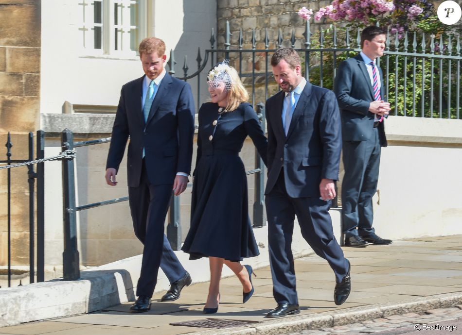 Le prince Harry, duc de Sussex, Peter Phillips et Autumn Phillips arrivent pour assister à la messe de Pâques à la chapelle Saint-Georges du château de Windsor, le 21 avril 2119.