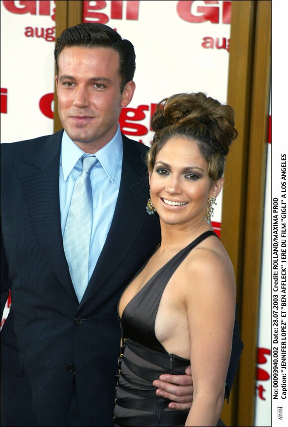 Jennifer Lopez et Ben Affleck lors de la première du film "Gigli" à Los Angeles.