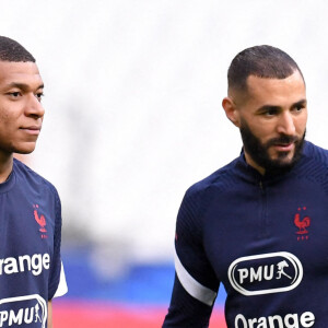 Karim Benzema  et Kylian Mbappé- Match amical de préparation à l'Euro 2021 France - Bulgarie (3-0) au Stade de France à Saint-Denis le 8 juin 2021. © Philippe Lecoeur / Panoramic / Bestimage