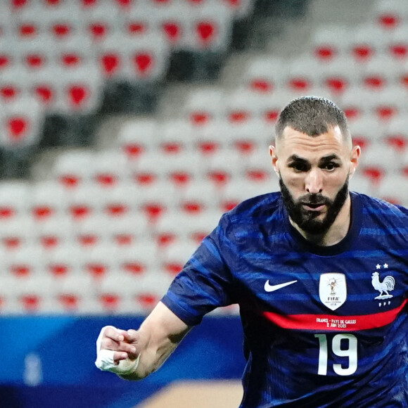 Karim Benzema lors du match amical de préparation de l'UEFA Euro 2020 "France - Pays de Galles" au stade Allianz Riviera à Nice, le 2 juin 2021.