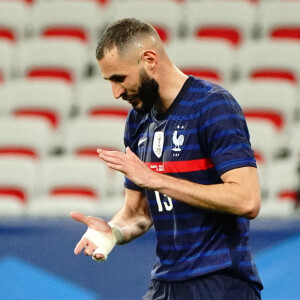 Karim Benzema lors du match amical de préparation de l'UEFA Euro 2020 "France - Pays de Galles" au stade Allianz Riviera à Nice, le 2 juin 2021.