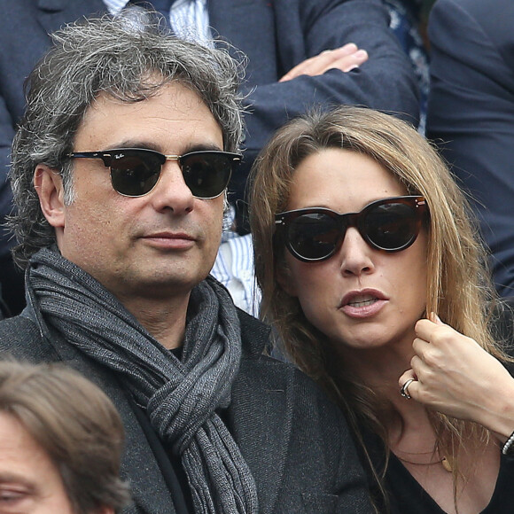 Laura Smet et son compagnon Raphaël dans les tribunes de la finale homme des internationaux de France de Roland Garros à Paris. © Moreau-Jacovides / Bestimage