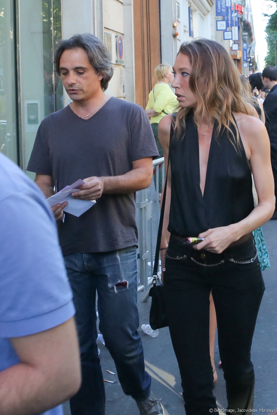 Exclusif - Laura Smet et son compagnon Raphaël - Arrivée des people au concert de Lenny Kravitz à l'Olympia à Paris, le 30 juin 2015.