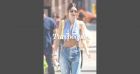 Emily Ratajkowski : Ventre ultra plat et tenue risquée, la jeune maman affiche sa ligne de rêve