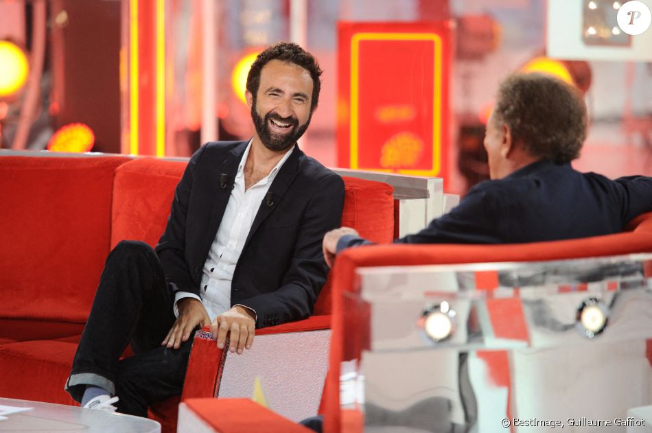 Exclusif - Mathieu Madénian et Michel Drucker - Enregistrement de l'émission "Vivement Dimanche prochain", le 1er juillet 2020. © Guillaume Gaffiot / Bestimage