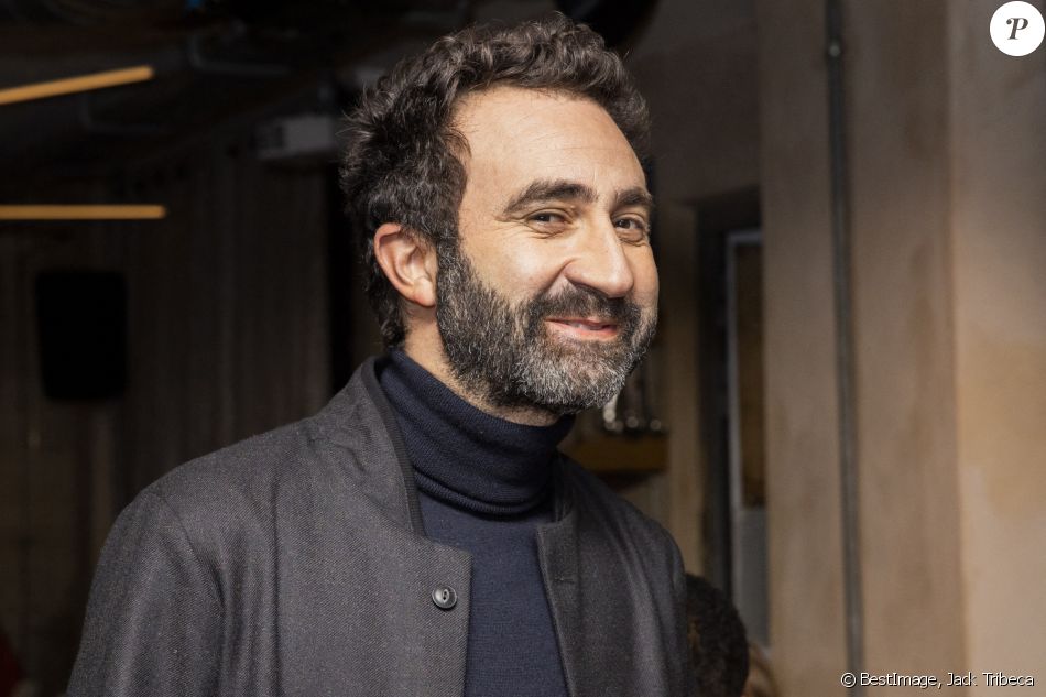 Exclusif - Mathieu Madénian - Soir de match entre le PSG et le Borussia Dortmund au Paname Art Café, ou des humoristes se sont retrouvés pour regarder le match entre deux passages devant le public à Paris le 11 mars 2020. © Jack Tribeca/Bestimage