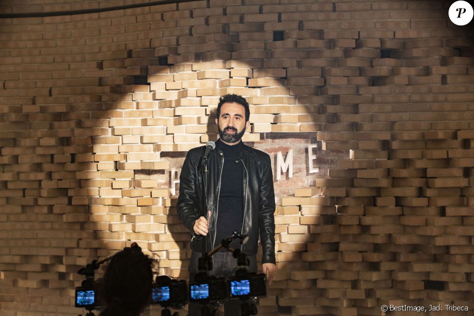 Exclusif - Rendez-vous avec Mathieu Madénian en marge de l'enregistrement de l'émission "Génération Paname", à Paris le 16 novembre 2019. © Jack Tribeca / Bestimage