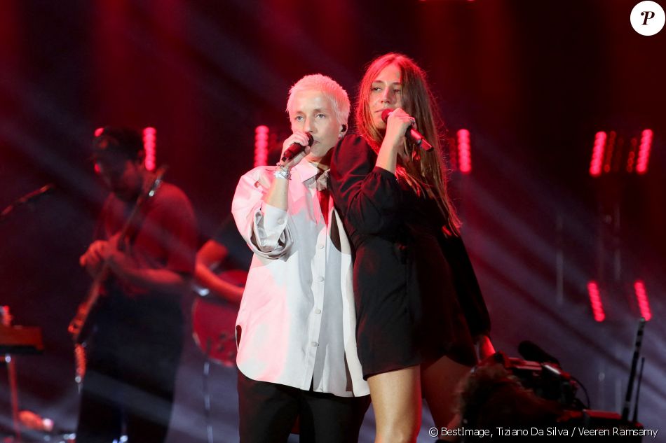 Exclusif - Izïa Higelin et Jeanne Added - Festival Rock-en-Seine au parc de Saint-Cloud. Le 27 août 2020. © Tiziano Da Silva / Veeren Ramsamy / Bestimage