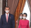 Le roi Felipe et la reine Letizia d'Espagne président la cérémonie de remise de l'Ordre du mérite civil à 16 femmes et 8 hommes qui se sont particulièrement illustrés au cours de cette année de pandémie au Palais royal de Madrid, Espagne, le 18 juin 2021.