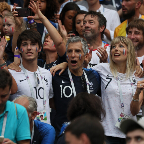Dylan Deschamps, Nagui et sa Mélanie Page, Claude Deschamps - People au stade Loujniki lors de la finale de la Coupe du Monde de Football 2018 à Moscou, opposant la France à la Croatie à Moscou le 15 juillet 2018 © Cyril Moreau/Bestimage 
