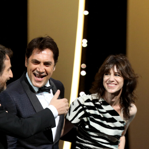 Edouard Baer, Javier Bardem et Charlotte Gainsbourg - Cérémonie d'ouverture du 72ème Festival International du Film de Cannes. Le 14 mai 2019 © Borde-Jacovides-Moreau / Bestimage