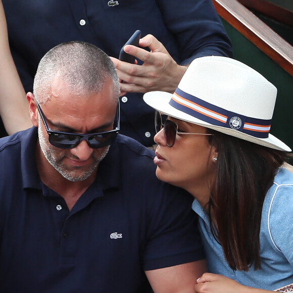 Amel Bent et son mari Patrick Antonelli dans les tribunes des internationaux de tennis de Roland Garros à Paris, France, le 3 juin 2018. © Dominique Jacovides - Cyril Moreau/Bestimage 