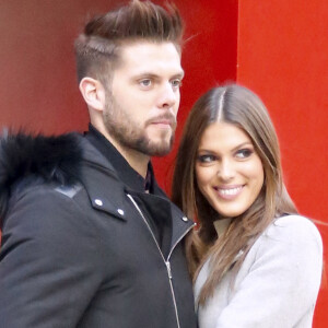 Exclusif - Iris Mittenaere (Miss Univers) et son compagnon Matthieu se promènent dans les rues de Manhattan le jour de la Saint-Valentin à New York.