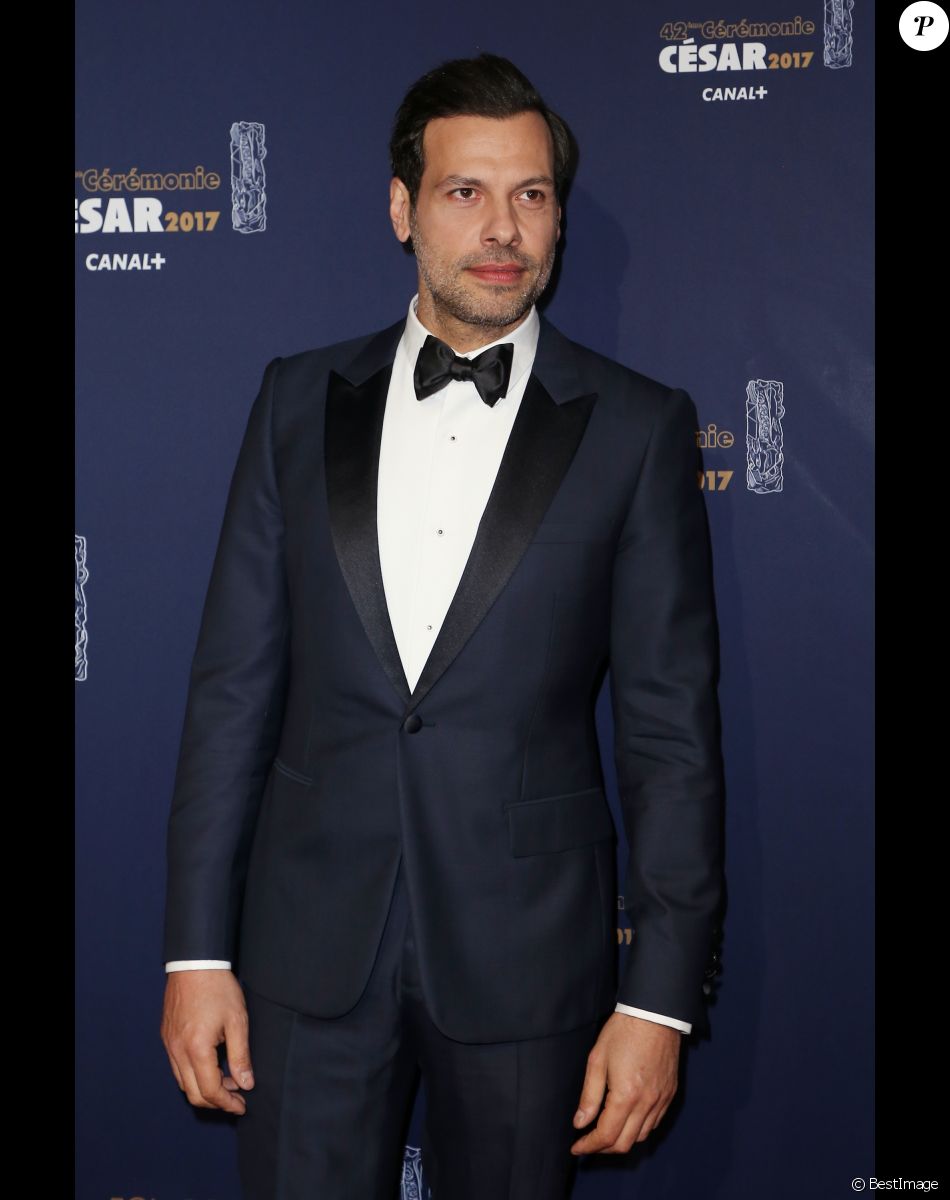 Laurent Lafitte (Smoking Dior, chaussures Louboutin, Montre et boutons Boucheron) - Photocall de la 42e cérémonie des Cesar à la salle Pleyel à Paris, le 24 février 2017. © Dominique Jacovides - Olivier Borde / Bestimage
