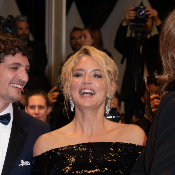 Niels Schneider et sa compagne Virginie Efira - Descente des marches du film "Sibyl" lors du 72ème Festival International du Film de Cannes. Le 24 mai 2019 © Borde / Bestimage