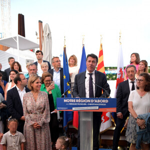 Exclusif - Christian Estrosi, le Maire de Nice, sa femme Laura Tenoudji Estrosi et leur fille Bianca à la soirée après les résultats du second tour des élections régionales et départementales, à Nice, le 27 juin 2021. Renaud Muselier a largement remporté l'élection régionale avec plus de 56% des votes, et tous les binômes des Alpes-Maritimes soutenus par Christian Estrosi ou les LR ont gagné face au RN. © Bruno Bebert/Bestimage