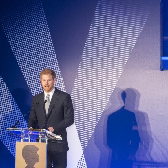 Le prince William, duc de Cambridge et le prince Harry lors de la remise des prix du "The Diana award" à Londres le 18 mai 2017