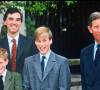 Diana, le prince Charles et leurs fils William et Harry au Eton College en 1995.