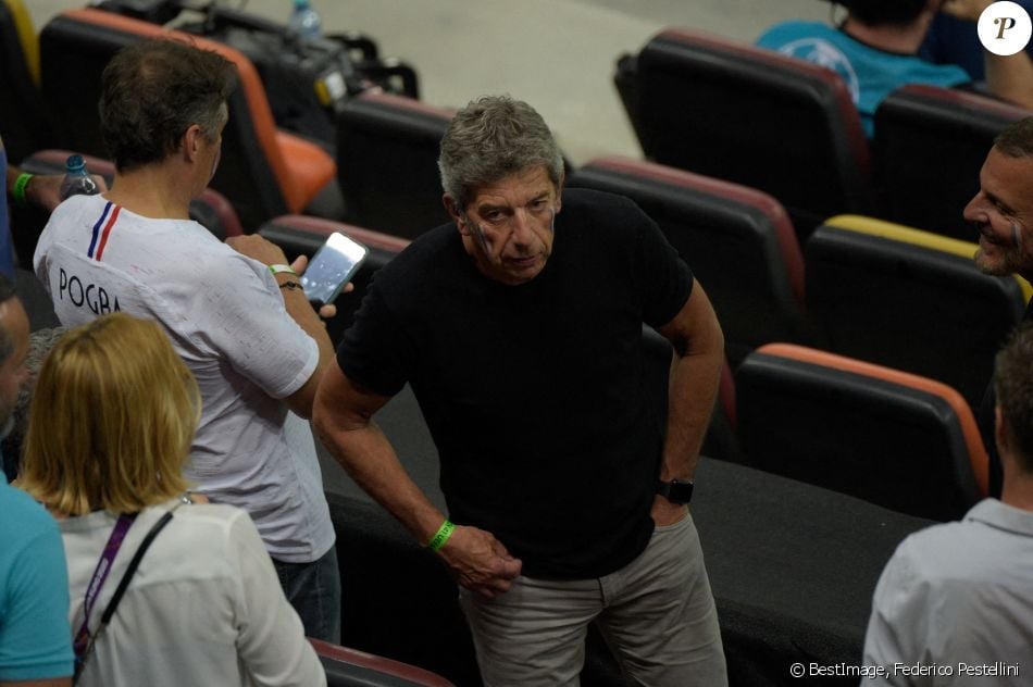 Michel Cymes a assisté au 8e de finale de l'Euro 2020 opposant la France à la Suisse au stade Arena Nationala. Bucarest, le 28 juin 2021. © Federico Pestellini / Panoramic / Bestimage
