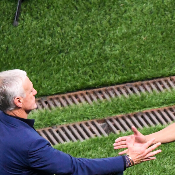 Didier Deschamps et Kylian Mbappé - Match de football de l'Euro 2020 : La France s'incline devant la Suisse après les tirs au but au stade Arena Nationala à Bucarest le 28 juin 2021. © Anthony Bibard / FEP/Panoramic / Bestimage