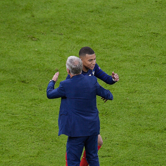 Kylian Mbappe et Didier Deschamps lors du match de l'UEFA Euro 2020 opposant l'Allemagne à la France au stade Allianz Arena à Munich, Allemagne, le 15 juin 2021. © Federico Pestellini/Panoramic/Bestimage