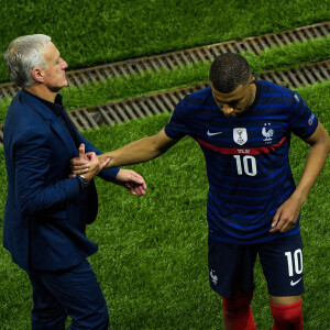 Kylian Mbappe - Didier Deschamps - Match de football de l'Euro 2021 au stade Arena Nationala à Bucarest. © Federico Pestellini / Panoramic / Bestimage