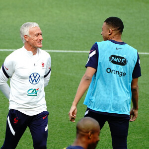 Didier Deschamps - Kylian Mbappe lors de l'entraînement de l'équipe de France de football à Nice, France, le 1er juin 2021. © Norbert Scanella/Panoramic/Bestimage