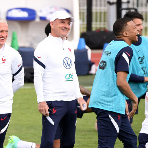 Didier Deschamps, Guy Stephan et Kylian Mbappé - Entraînement de l'équipe de France de football à Clairefontaine, le 30 mai 2021. © Anthony Bibard / FEP / Panoramic / Bestimage