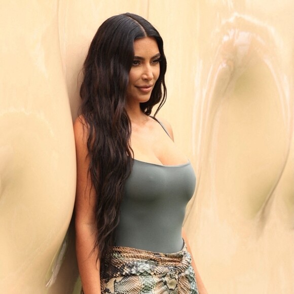 Kim Kardashian fait un passage dans sa boutique Skims au centre commercial The Grove à Los Angeles le 7 avril 2021. La star de téléréalité Kim Kardashian a fait son entrée en 2021 dans la liste annuelle des milliardaires, établie par le magazine américain Forbes.