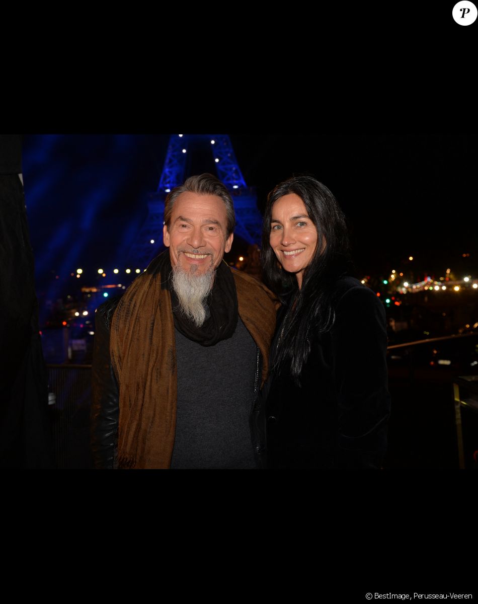 Exclusif - Florent Pagny et sa femme Azucena Caman - Backstage du concert anniversaire des 130 ans de la Tour Eiffel à Paris, le 2 octobre 2019. © Perusseau-Veeren/ Bestimage