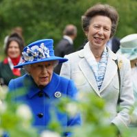 Elizabeth II et la princesse Anne en Ecosse : mère et fille s'offrent une sortie champêtre