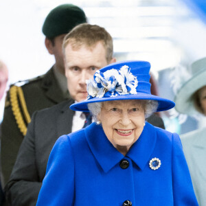La reine Elisabeth II d'Angleterre et la princesse Anne visitent Skypark à Glasgow, le 30 juin 2021. Sur place, la souveraine et la princesse Anne ont assisté à un briefing de l'agence spatiale britannique et la production de satellites. Cette visite s'inscrit dans le cadre de la semaine annuelle consacrée à l'Ecosse par la reine Elisabeth II d'Angleterre.
