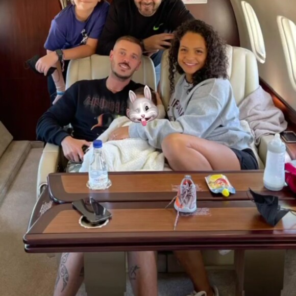 M. Pokora et Christina Milian dans un jet-privé les conduisant en Corse le 30 juin 2021.