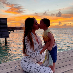 Nabilla en vacances en famille avec son mari Thomas Vergara et leur fils Milann - Instagram