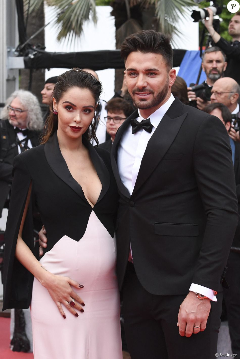 Nabilla Benattia (enceinte) et son mari Thomas Vergara - Montée des marches du film "A Hidden Life" lors du 72ème Festival International du Film de Cannes, le 19 mai 2019.
