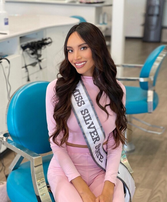Kataluna Enriquez devient la première dauphine transgenre à participer au concours Miss USA.