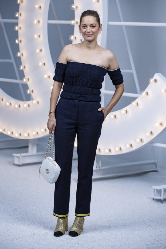 Marion Cotillard - Photocall du défilé de mode prêt-à-porter printemps-été 2021 "Chanel" au Grand Palais à Paris. Le 6 octobre 2020. © Olivier Borde / Bestimage