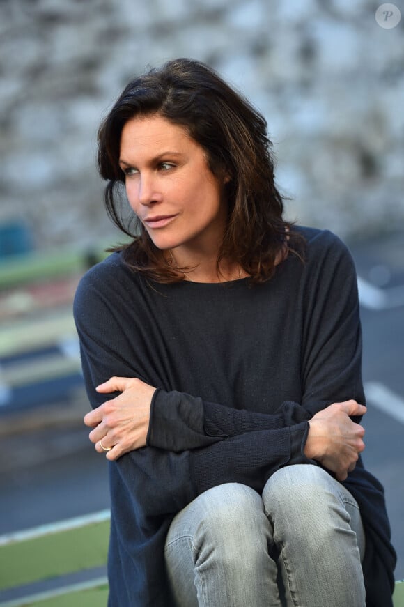 Astrid Veillon participe à la campagne "Lecture pour tous" au collège Ségurane à Nice le 6 février 2017. © Bruno Bebert / Bestimage