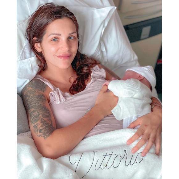 Julia Paredes présente son fils Vittorio, né le 25 juin 2021.