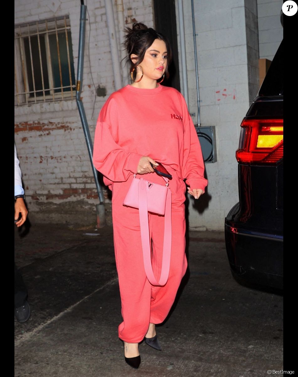 Exclusif - Selena Gomez à la sortie d'un dîner au restaurant "Wally" à Los Angeles, le 2 juillet 2021.