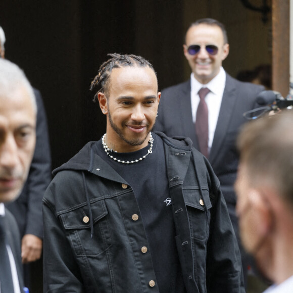 Lewis Hamilton à l'issue du défilé Balenciaga (collection Haute Couture Automne/Hiver 2021-2022) au George V à Paris. Le 7 juillet 2021. © Clovis-Veeren/Bestimage