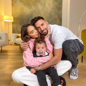 Nabilla, épouse de Thomas Vergara et maman du petit Milann.