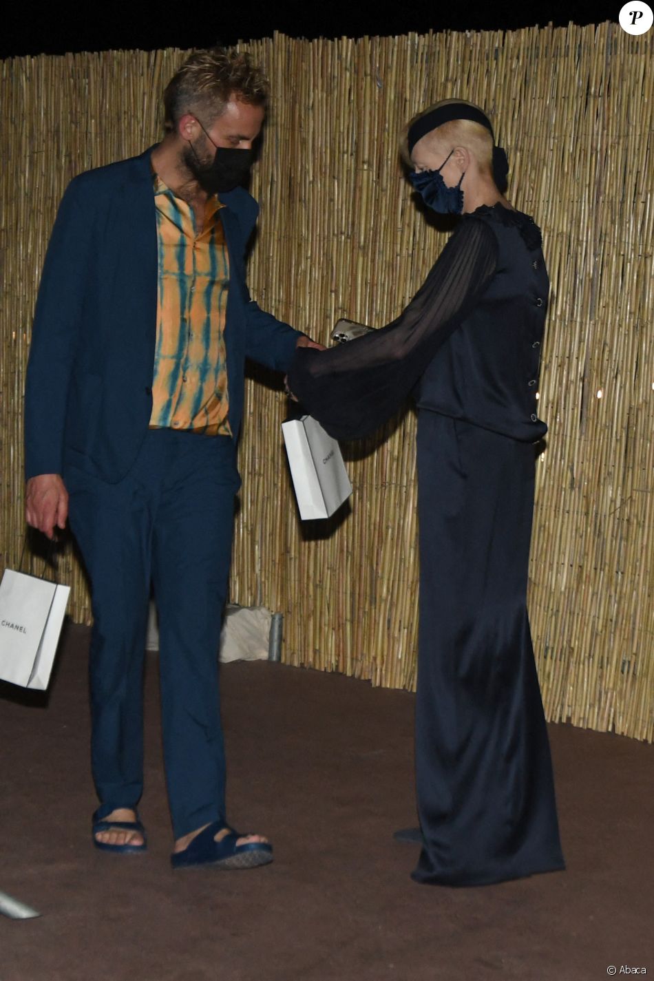 Tilda Swinton à la soirée Chanel organisée en marge du Festival de Cannes, le 7 juillet 2021.