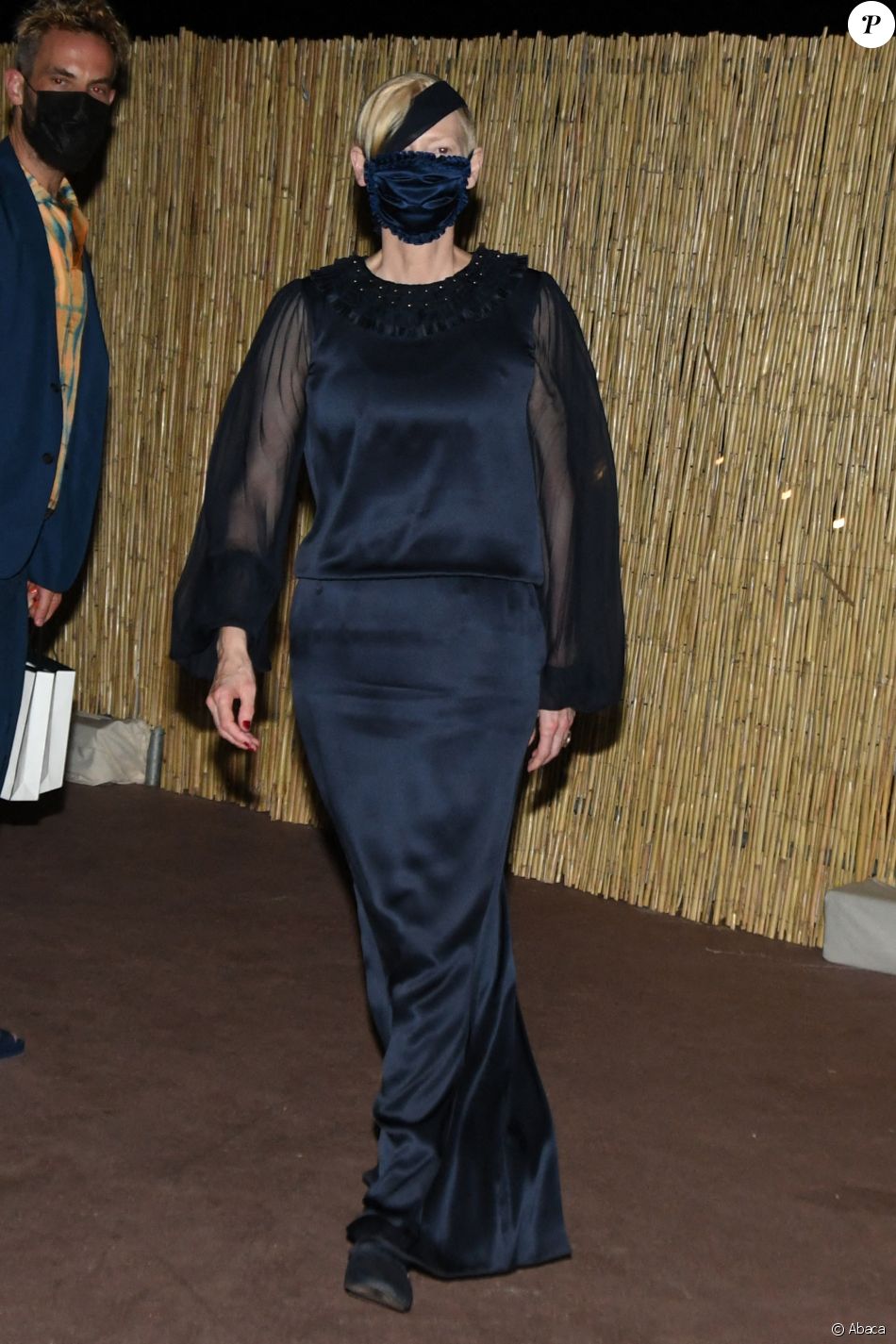 Tilda Swinton à la soirée Chanel organisée en marge du Festival de Cannes, le 7 juillet 2021.