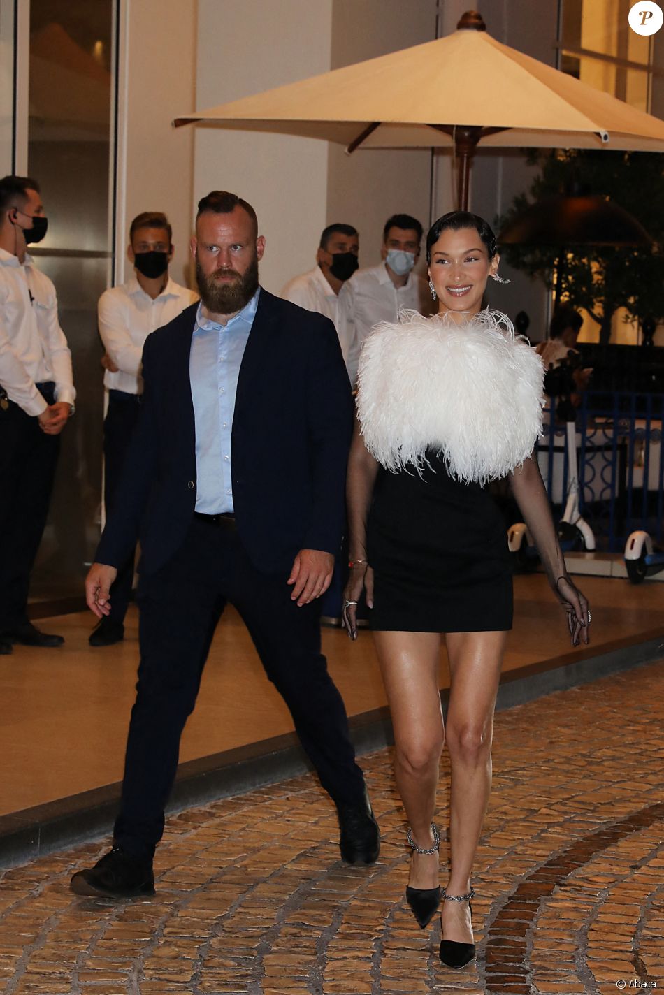 Bella Hadid à la soirée Chanel organisée en marge du Festival de Cannes, le 7 juillet 2021.