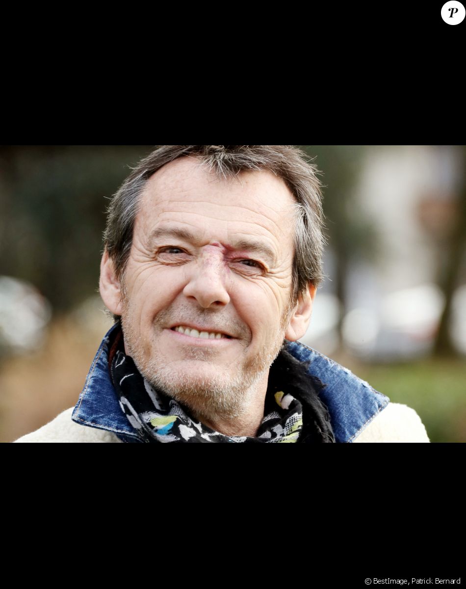 Jean-Luc Reichmann lors du photocall de la série "Léo Matteï, Brigade des mineurs" lors du 22ème Festival des créations télévisuelles de Luchon, France, le 7 février 2020. © Patrick Bernard/Bestimage